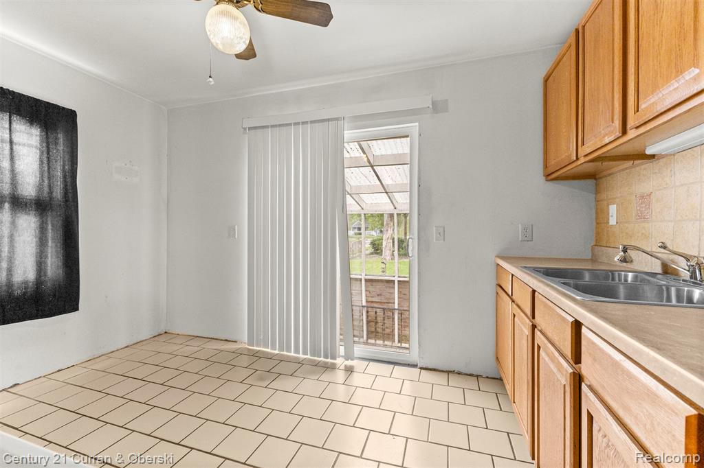 8201 Heyden Street, Detroit, MI 48228 — Photo 5