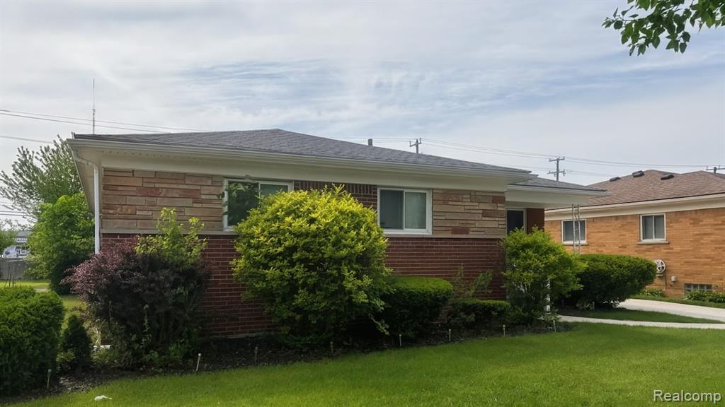 23131 Beverly Street, Oak Park, MI 48237