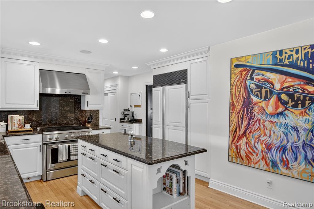754 N Valley Chase Road, Bloomfield Hills, MI 48304 — Photo 11