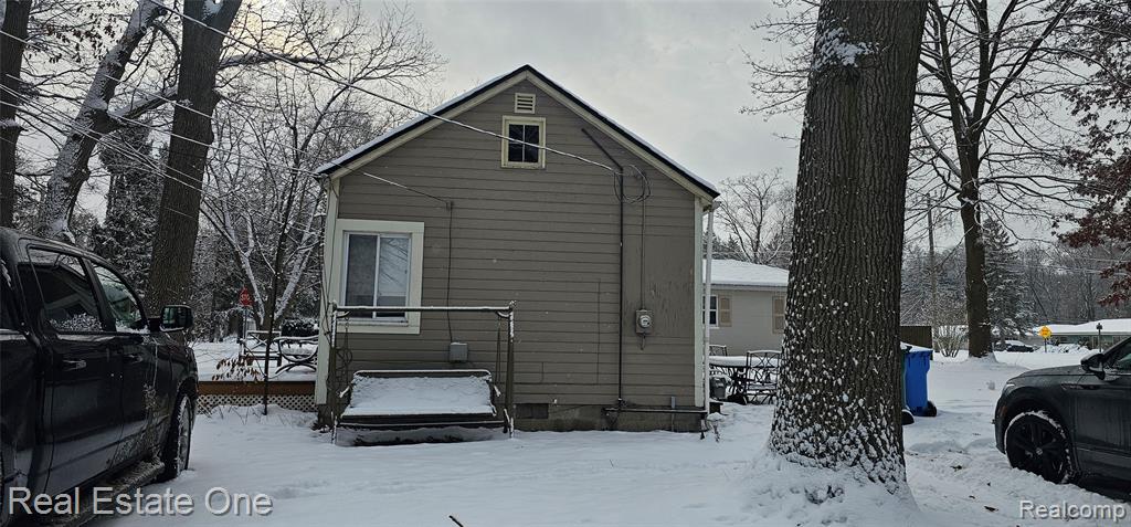 8845 Orrick Street, Commerce Twp, MI 48382 — Photo 13