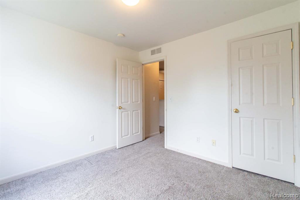 7103 ADDINGTON Drive, Commerce Twp, MI 48390 — Photo 23