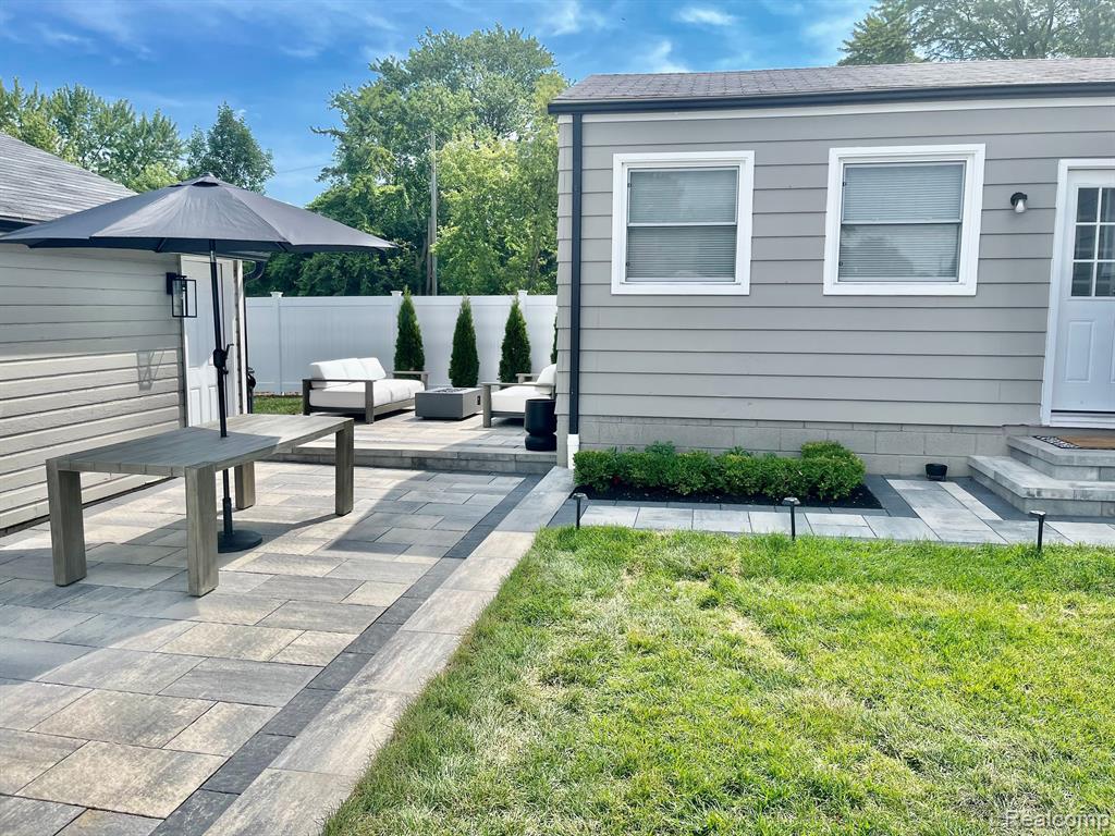 654 BROADACRE Avenue, Clawson, MI — Photo 2
