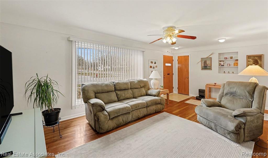 9219 Melrose Street, Livonia, MI 48150 — Photo 2
