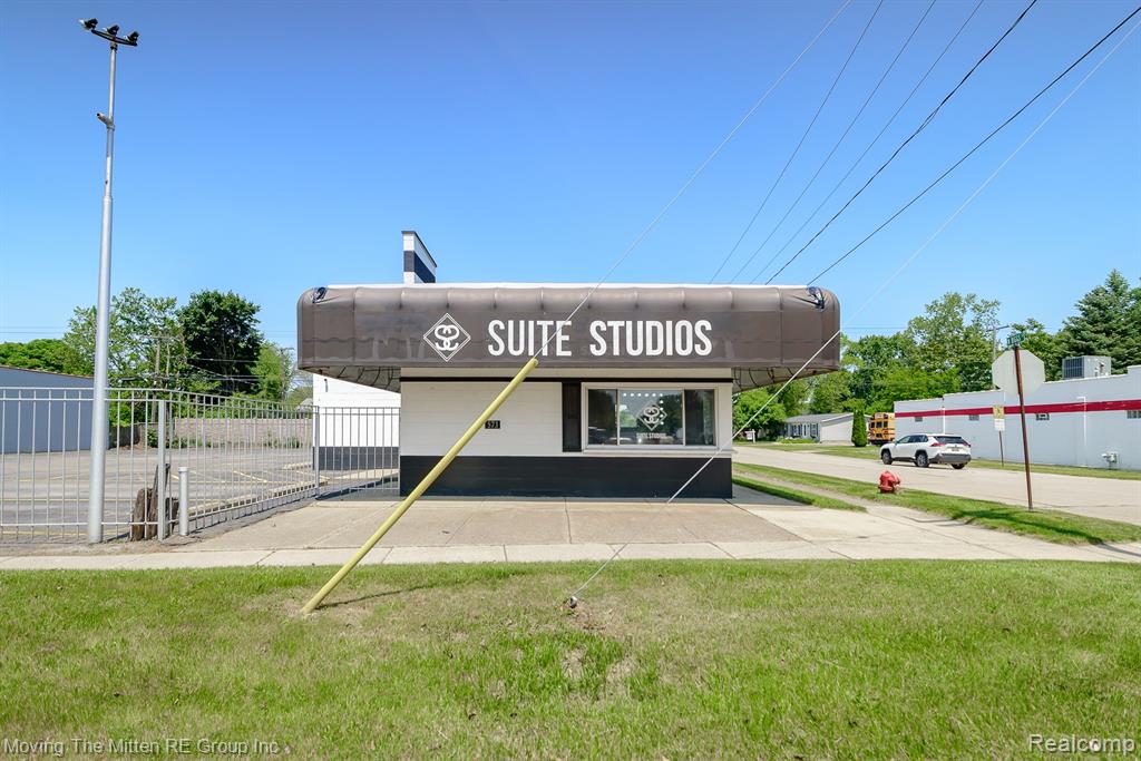 573 E Huron River Drive, Belleville, MI 48111 — Photo 47