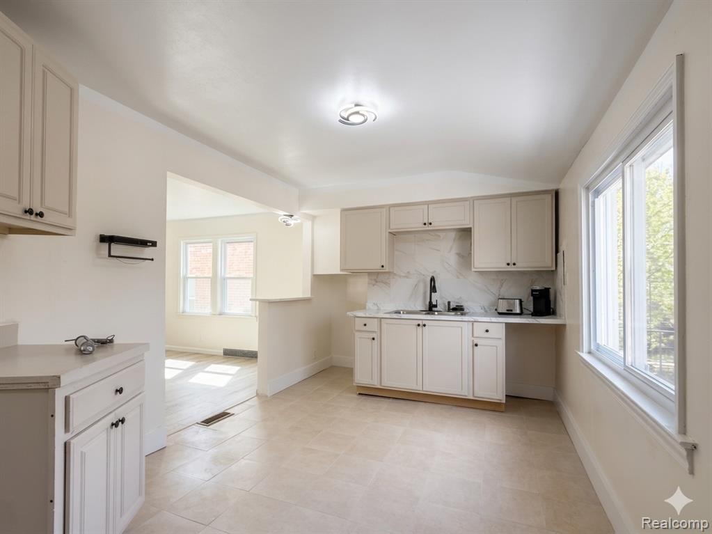 8153 Bliss Street, Detroit, MI 48234 — Photo 19
