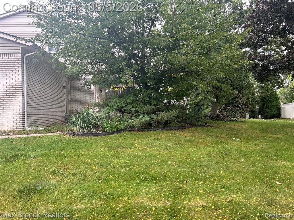 2081 BABCOCK Drive, Troy, MI 48084 — Photo 21