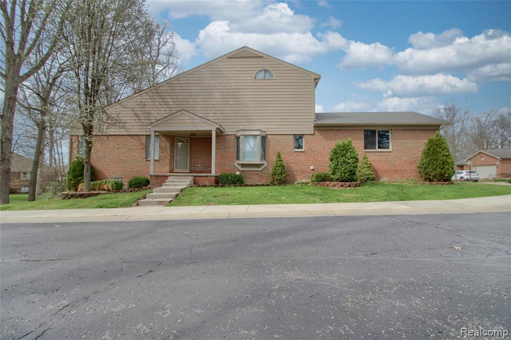 505 Willow Drive, 26, South Lyon, MI 48178 — front exterior