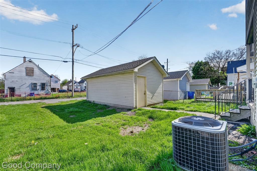 2320 Andrus Street, Hamtramck, MI 48212 — Photo 32