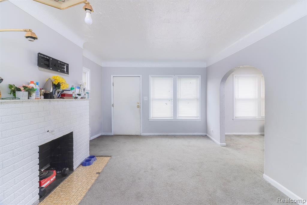 9409 SORRENTO Street, Detroit, MI 48228 — Photo 8