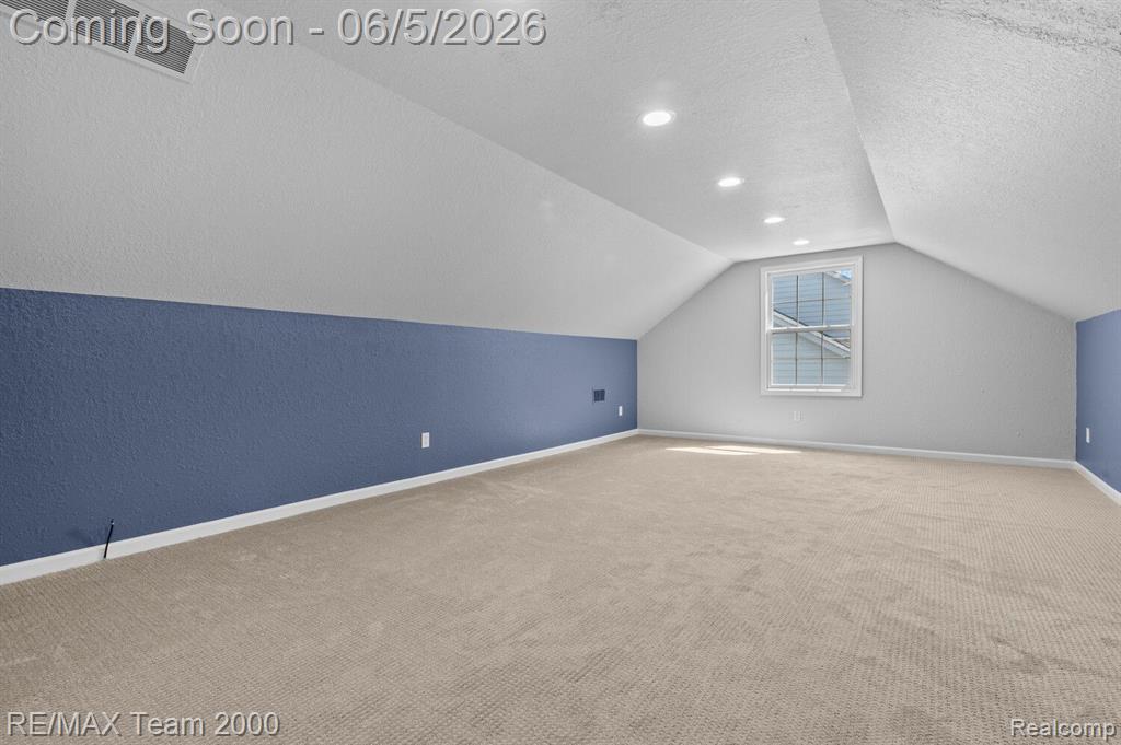 5681 WOODFIELD Parkway, Grand Blanc, MI 48439 — Photo 33