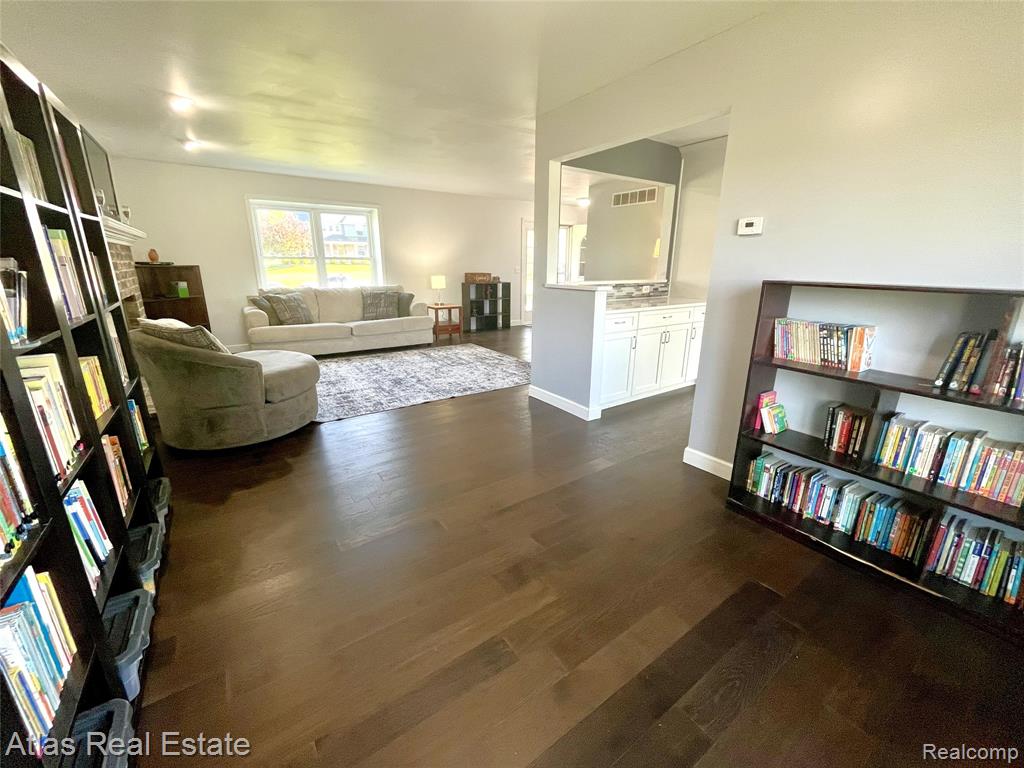 11193 Linda Kay, Goodrich Vlg, MI — Photo 17