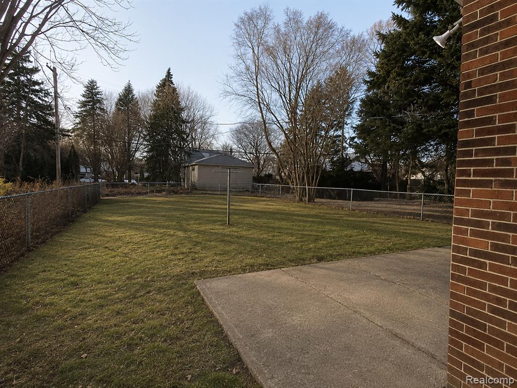 17851 Strasburg Street, Detroit, MI 48205 — Photo 11