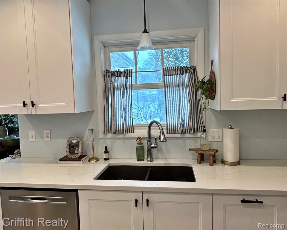 6262 Briggs Lake Drive, Brighton, MI 48116 — Photo 16