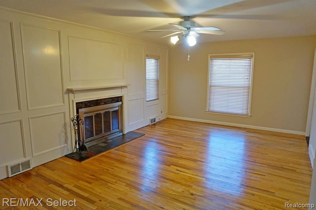570 SHOREVIEW Drive, Waterford, MI 48328 — Photo 7
