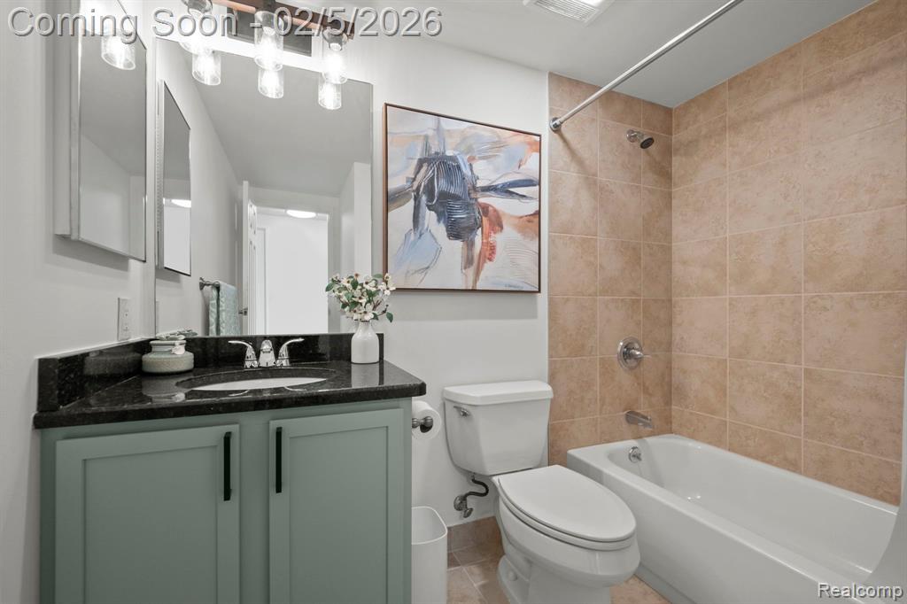250 E HARBORTOWN Drive, 1405, Detroit, MI 48207 — Photo 19