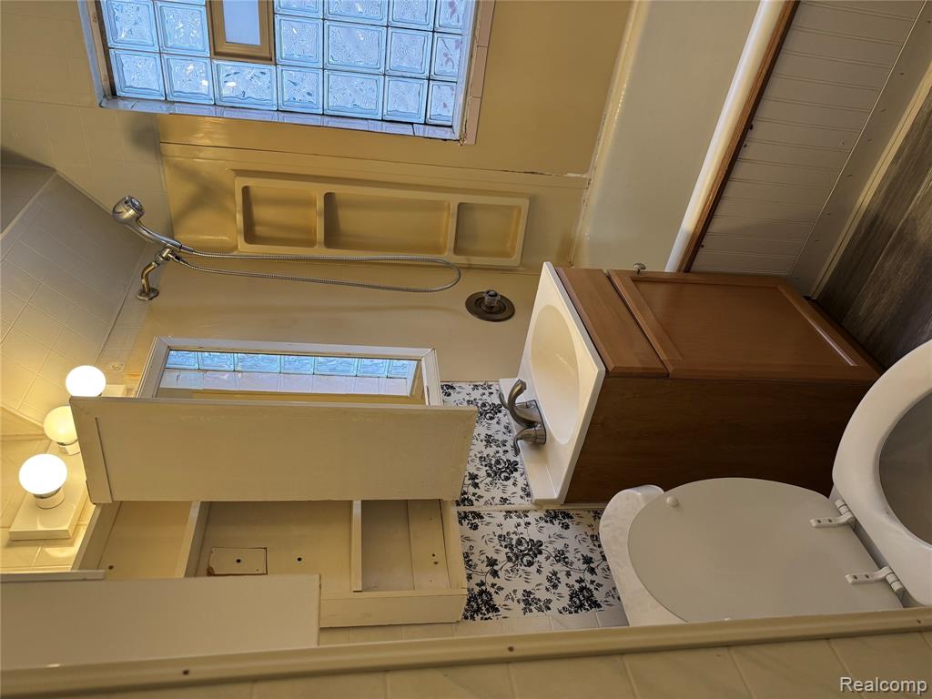 7733 Barrie Street, Dearborn, MI 48126 — Photo 10