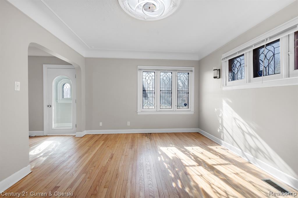 5026 KENSINGTON Avenue, Detroit, MI 48224 — Photo 10