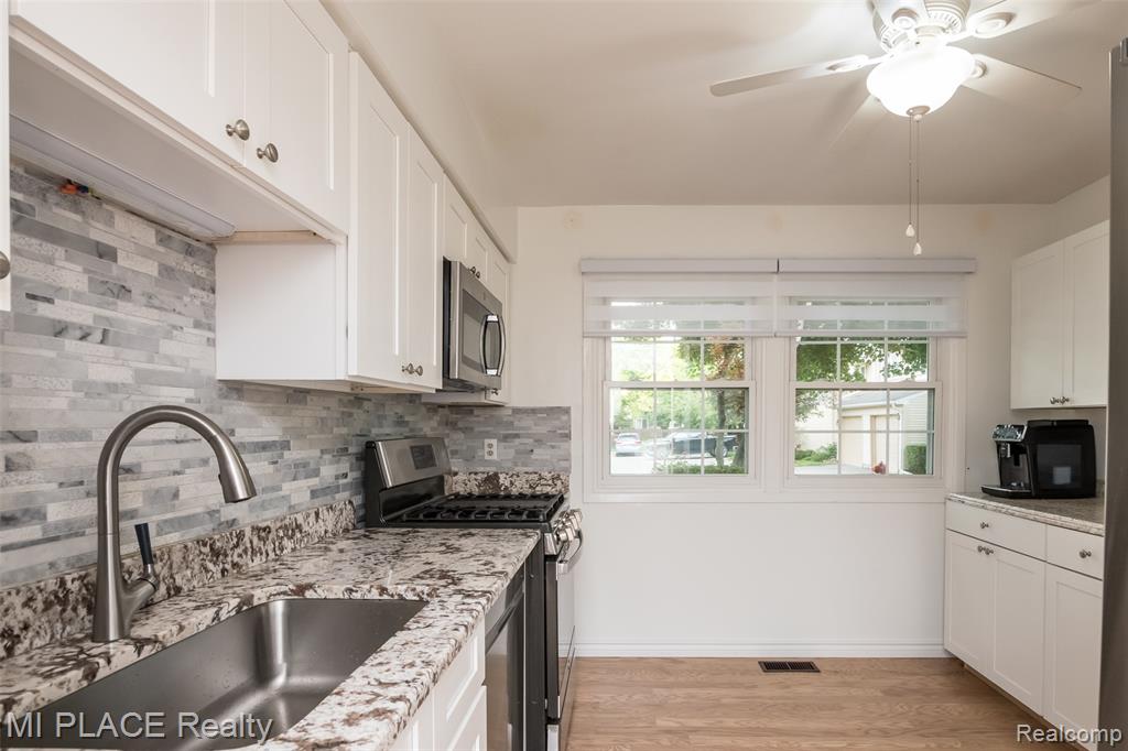 1599 Brentwood Drive, Troy, MI 48098 — Photo 14