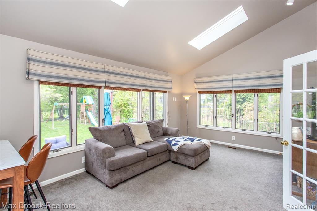 12769 Lasalle Lane, Huntington Woods, MI — Photo 20
