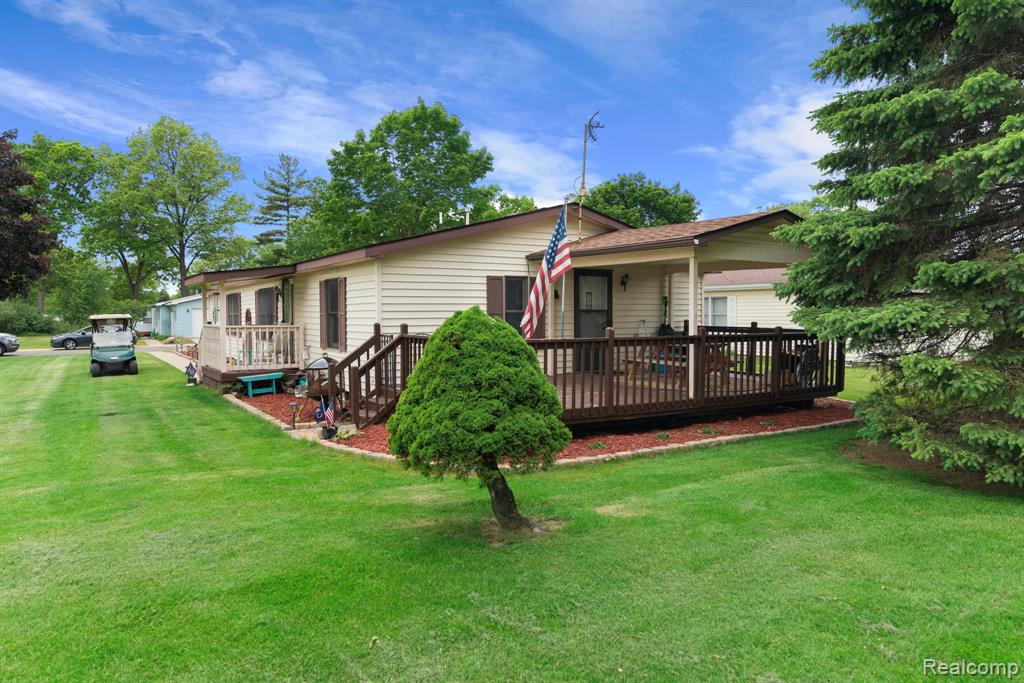704 Webber Court, Linden, MI 48451 — Photo 2