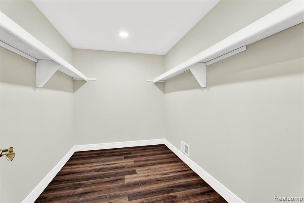 40206 Ashland Drive, Sterling Heights, MI 48313 — Photo 43