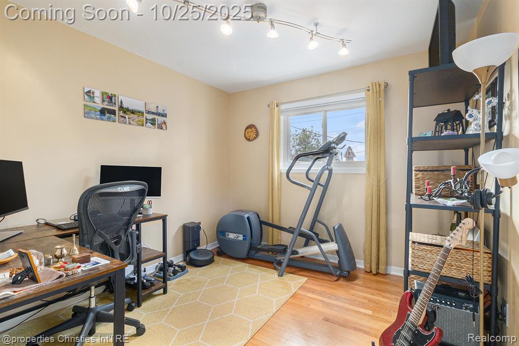 829 Duke, Milford, MI 48381 — Photo 12