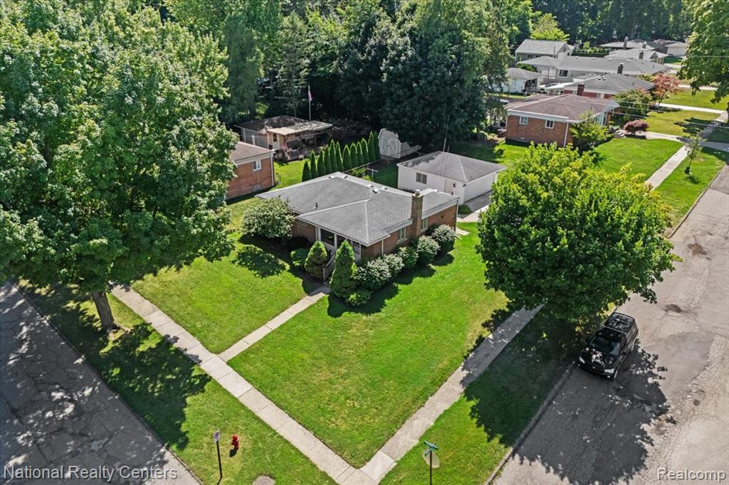 861 Squire Lane, Milford, MI 48381 — Photo 32