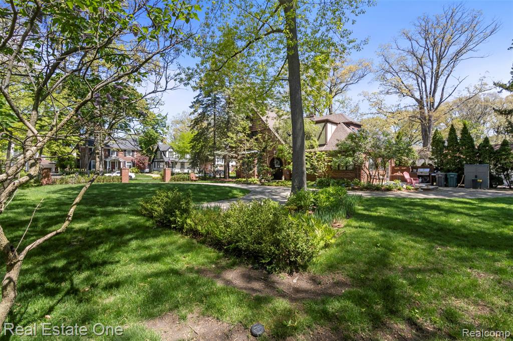 939 S HIGHLAND Street, Dearborn, MI 48124 — Photo 39