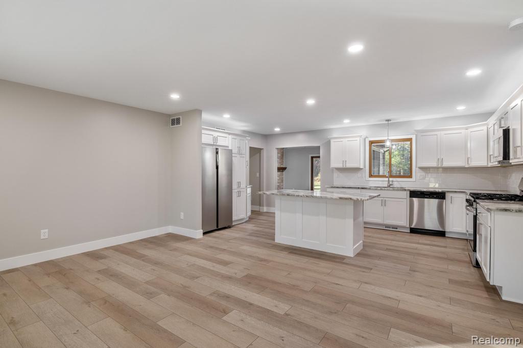 8695 Pacton Drive, Shelby Twp, MI 48317 — Photo 11