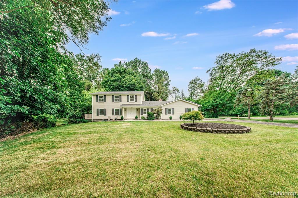 21993 Riverview Drive, Beverly Hills, MI 48025 — Photo 2