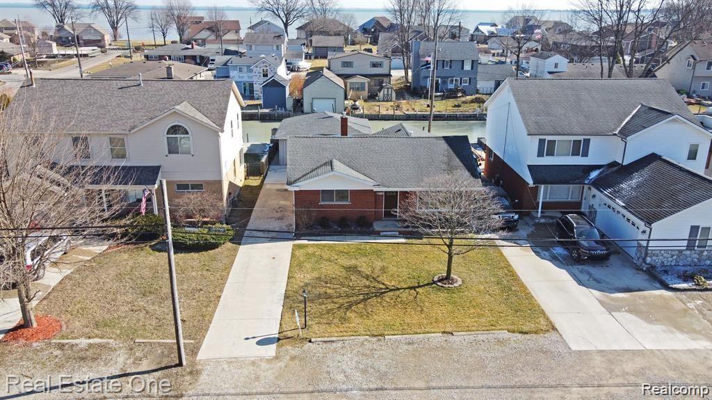 45752 JEFFERSON Avenue, Chesterfield, MI 48047 — Photo 2