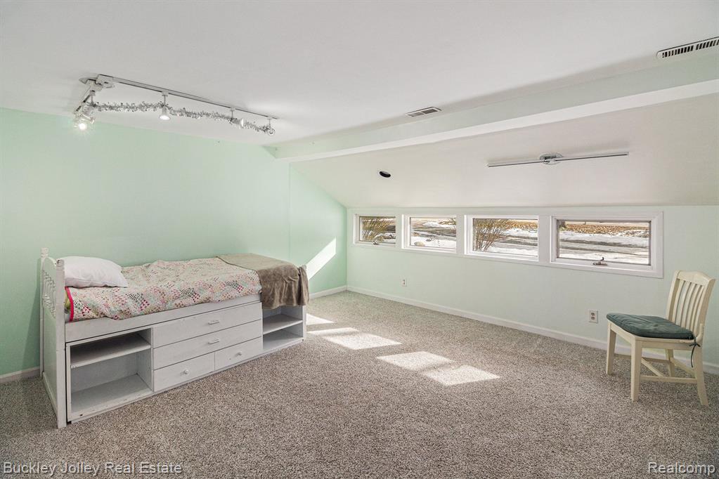 9319 FAUSSETT Road, Fenton, MI 48430 — Photo 19