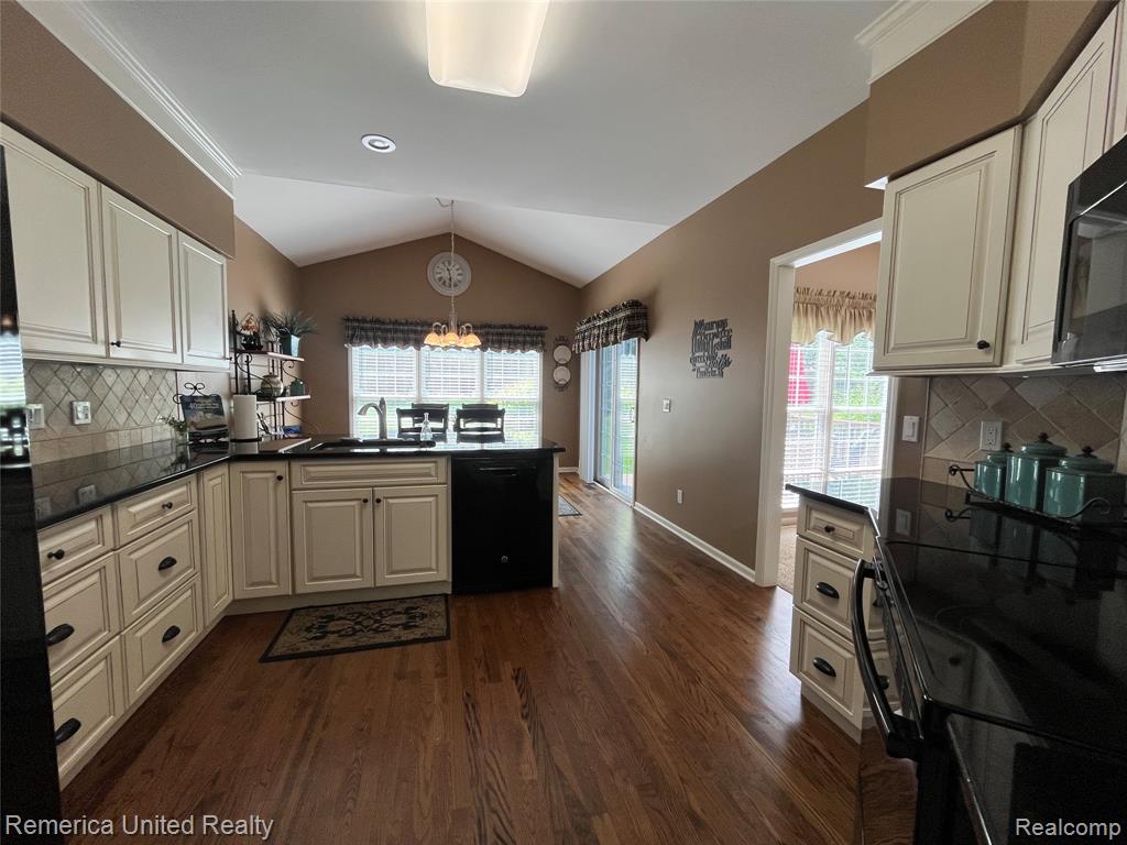 39677 MUIRFIELD Lane, Northville, MI 48168 — Photo 17