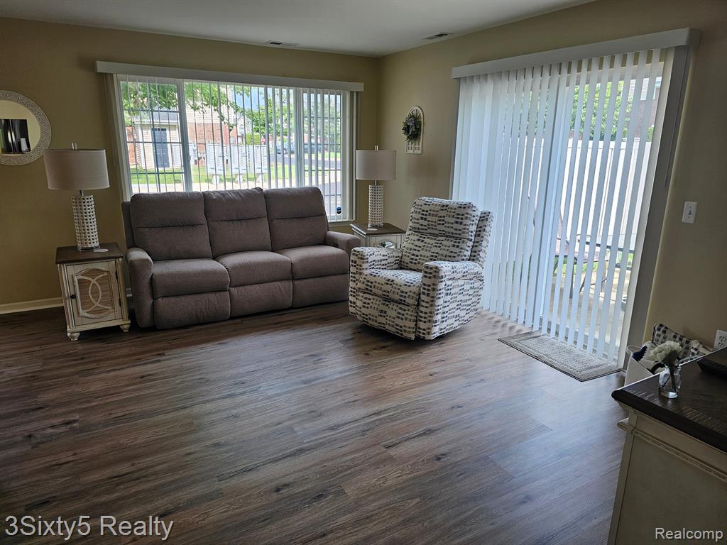 22041 FAIRLANE Boulevard, Woodhaven, MI 48183 — Photo 13