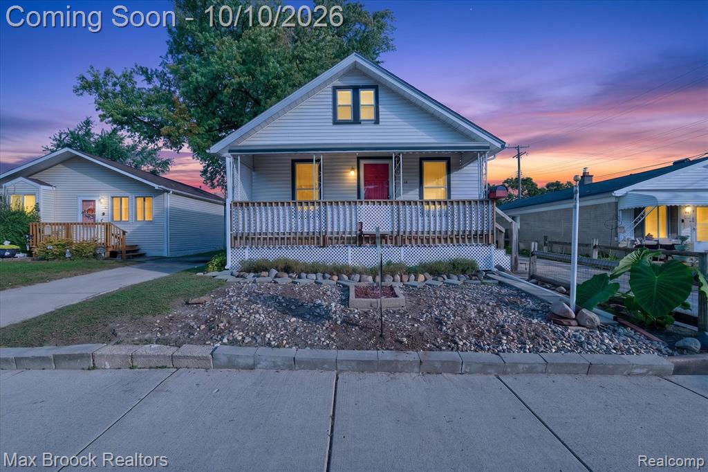 36 W Brickley Avenue, Hazel Park, MI 48030