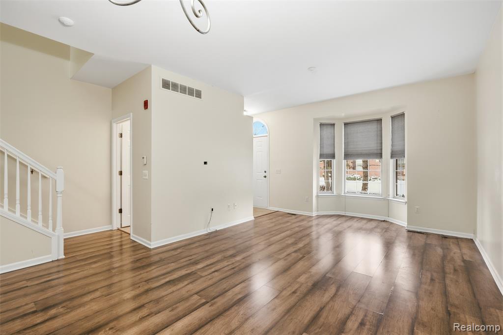 41260 Maplewood Drive, 5, Canton, MI 48187 — Photo 4