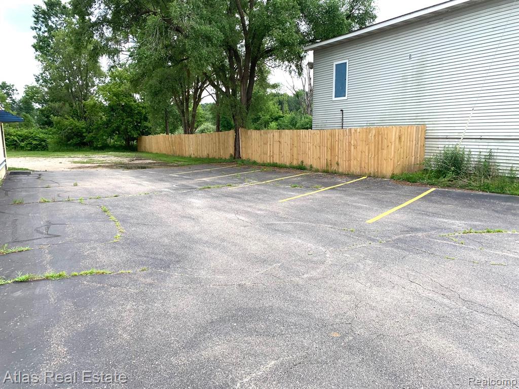 8217 S State Road, Goodrich Vlg, MI — Photo 4