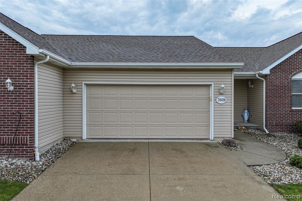 7039 Rosewood Drive, Flushing, MI 48433 — Photo 3