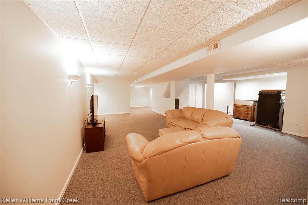 700 Woodfield Way, Rochester Hills, MI 48307 — Photo 31