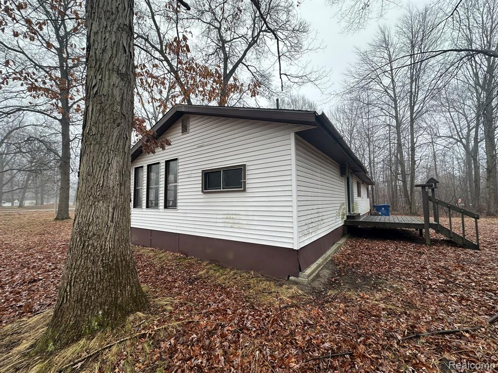 991 W Maplecrest Drive, Sanford, MI 48657 — Photo 8