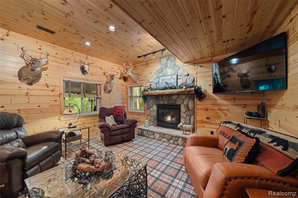 10099 Fernbrooke Drive, Brighton, MI 48116 — Photo 52