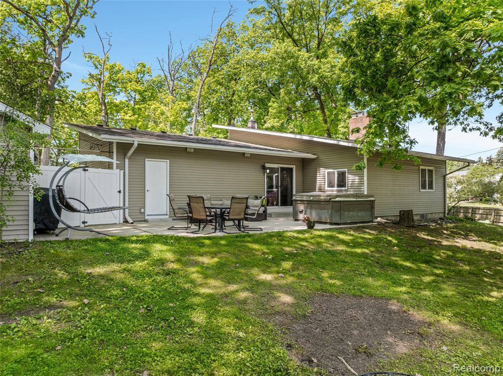 790 Hillcliff Drive, Waterford, MI 48328 — Photo 21