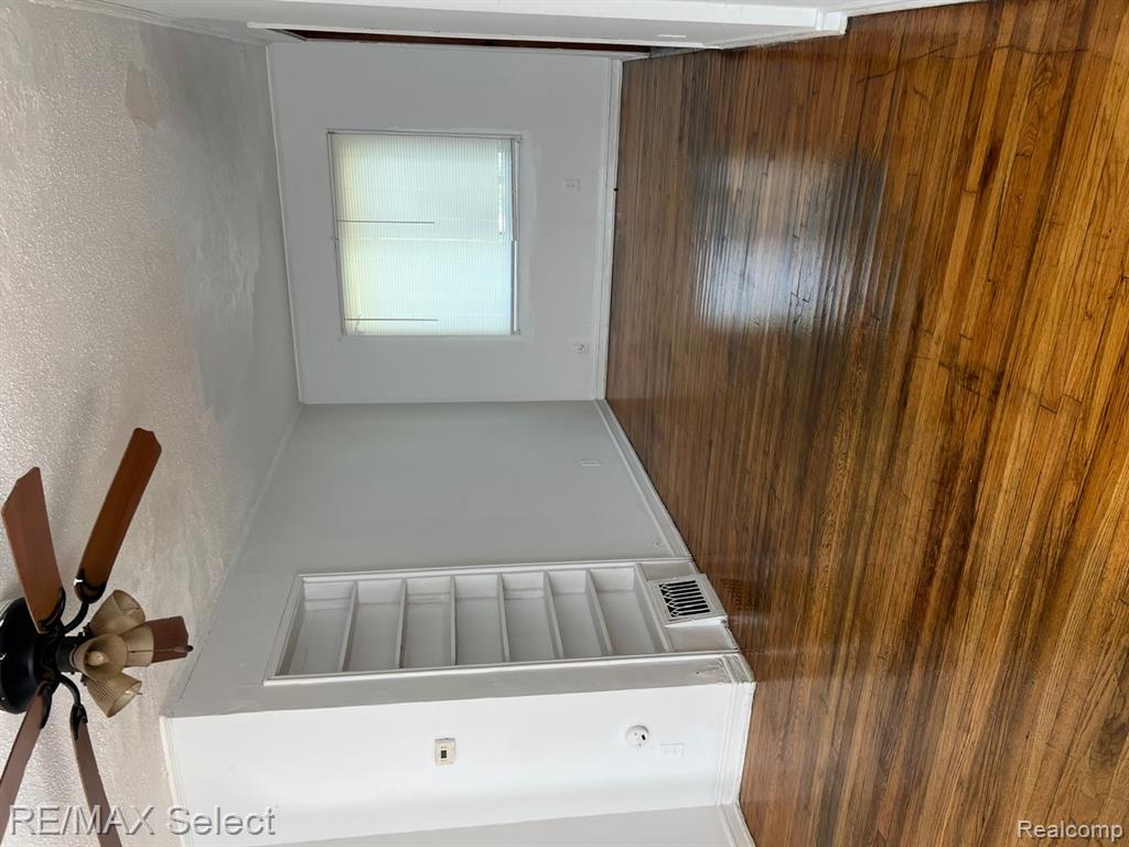 549 Buckingham Avenue, Flint, MI 48507 — Photo 4