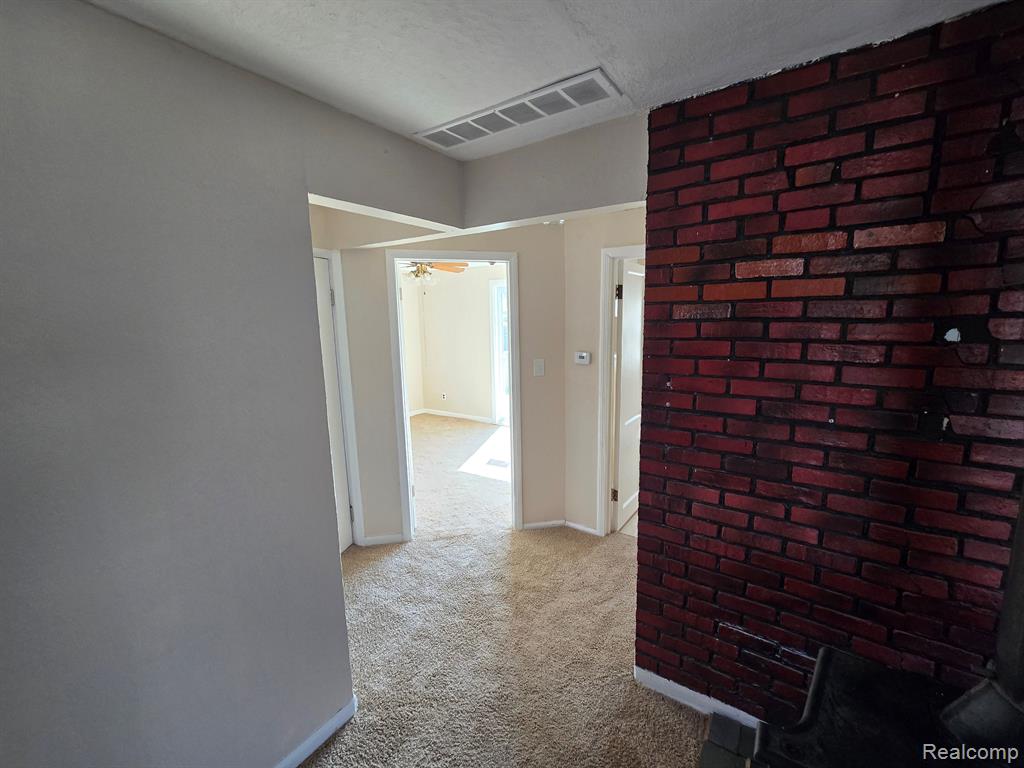 814 E EVELYN Avenue, Hazel Park, MI 48030 — Photo 4