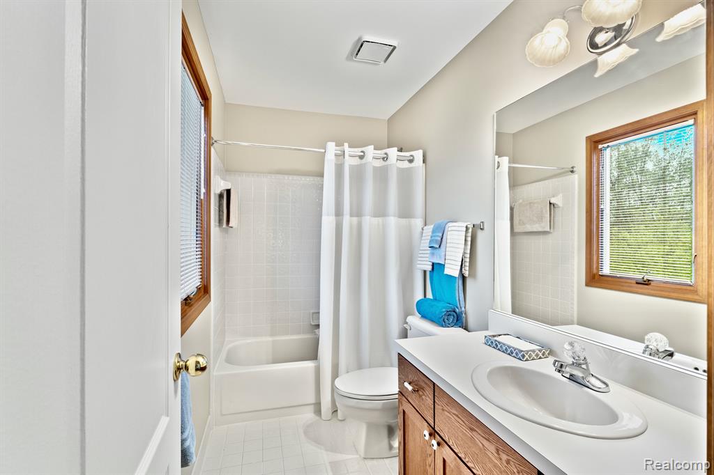 29573 Sylvan Lane, 17, Farmington Hills, MI 48334 — Photo 23