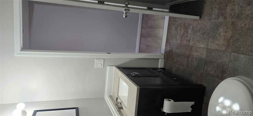 639 E Columbia Avenue, Pontiac, MI 48340 — Photo 11