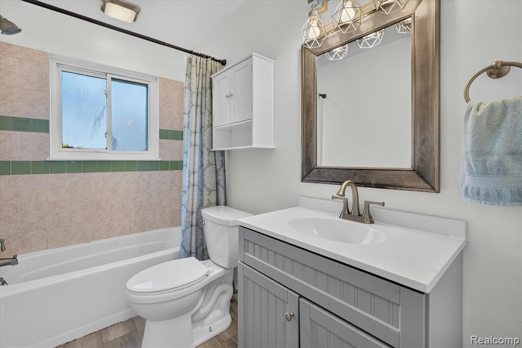 852 Manor Drive, Milford, MI 48381 — Photo 18