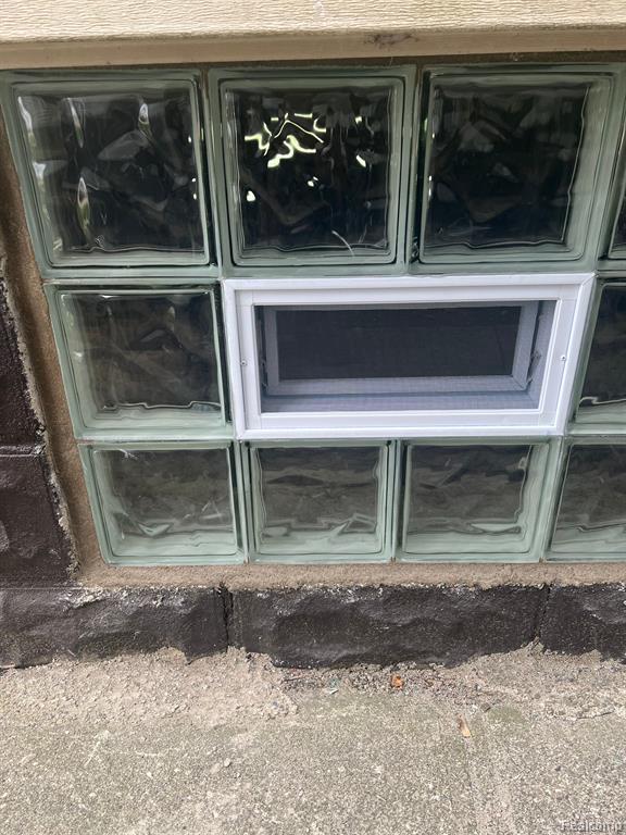 5321 TOWNSEND Street, Detroit, MI 48213 — Photo 21