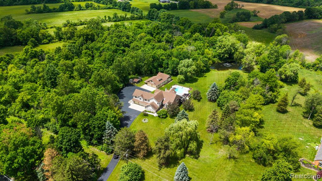 2325 7 Mile Road, South Lyon, MI 48178 — Photo 7