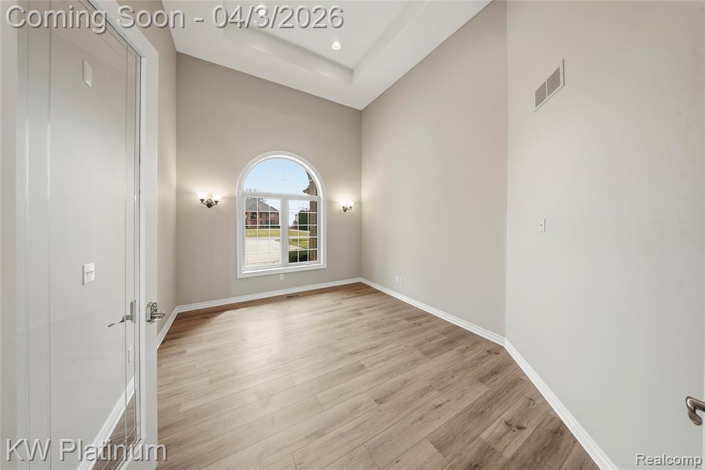48877 Point Lakeview Drive, Chesterfield, MI 48047 — Photo 8